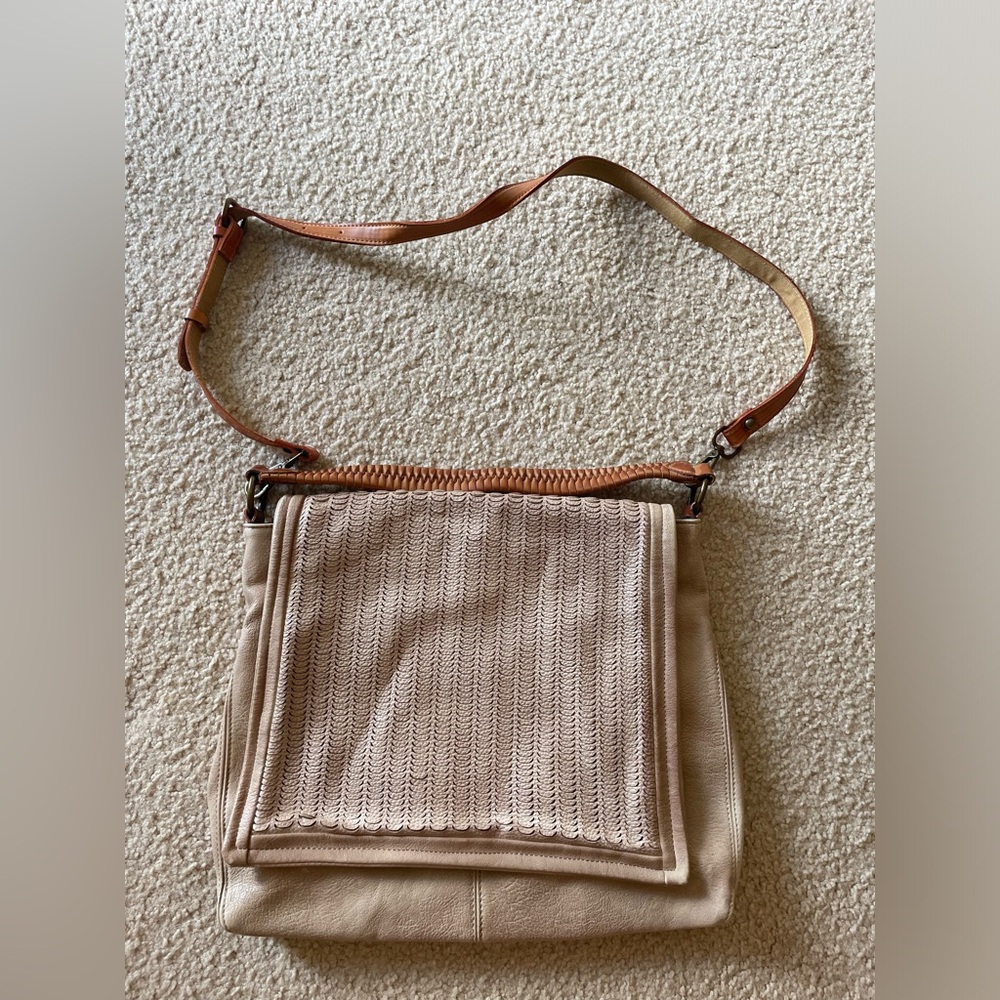 FREE PEOPLE MESSENGER BAG
